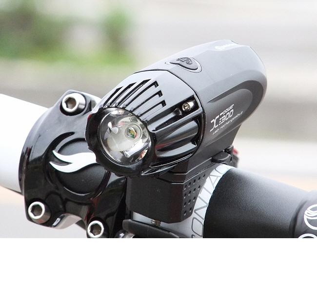 Moon X-Power 300S Rechargeable Torch Light Front