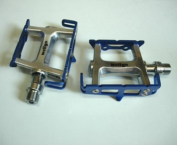 Wellgo Road Bike Bicycle pedals R025 Blue